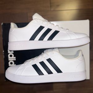 Adidas grand Court Base Three- Stripes Sneakers - Size 10 Men’s 🔥👟